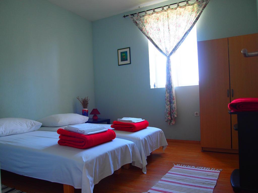 Phara Hostel Gdinj Buitenkant foto